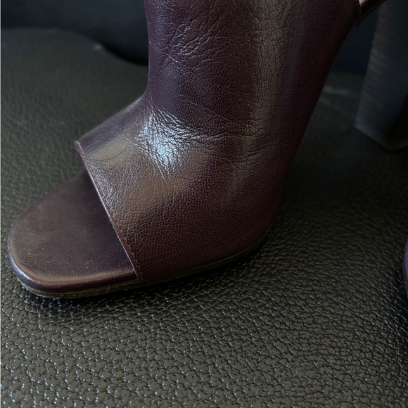 Prada heels - Picture 4 of 7